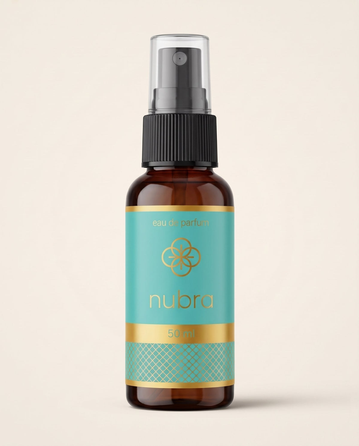 Nubra parfum 50 ml, etichetă turcoaz, flacon chihlimbariu pe fundal crem